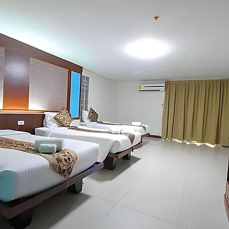 Convenient Grand Plus Hotel Suvarnabhumi