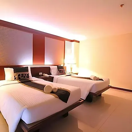 Convenient Grand Plus Hotel Suvarnabhumi