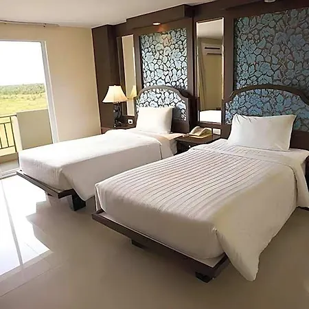 Convenient Grand Plus Hotel Suvarnabhumi